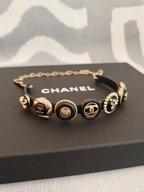 ChaneI Black Gold Tone Lucky Clover Logo Chocker Necklace